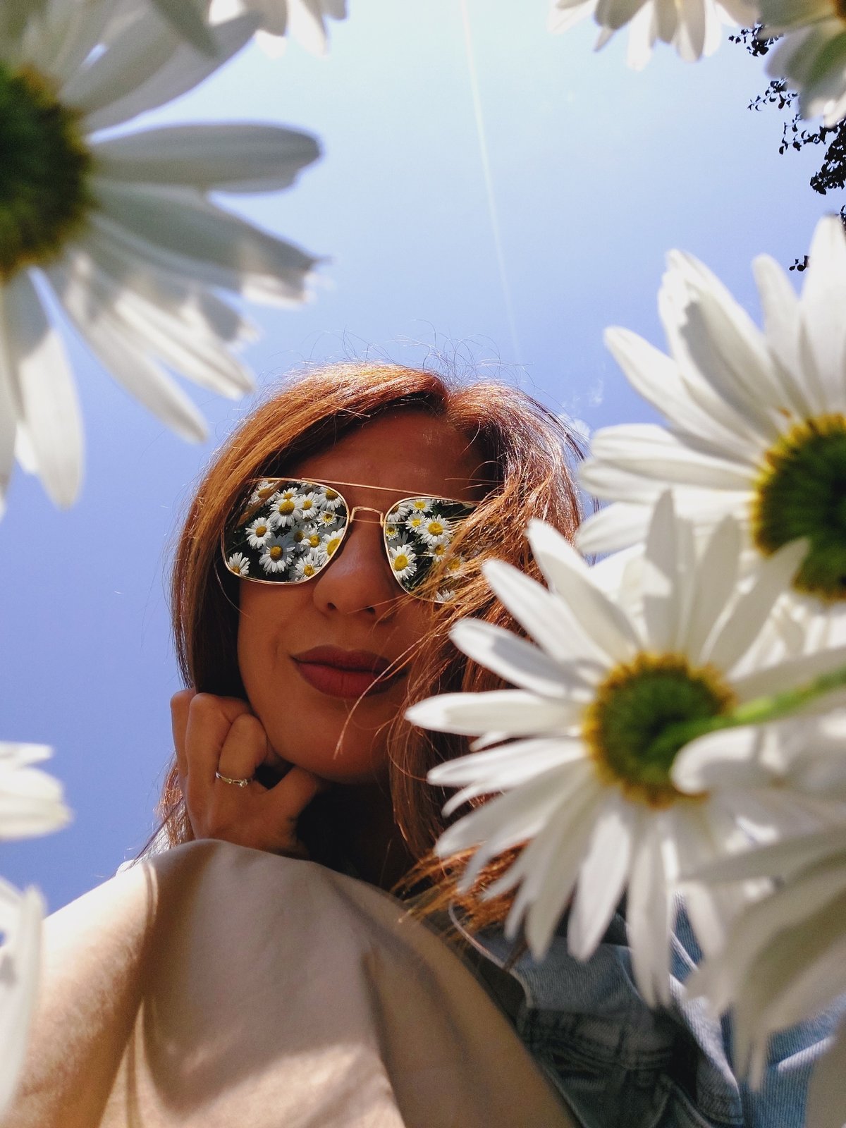 Selfie session among daisies in Sofia on a summer morning