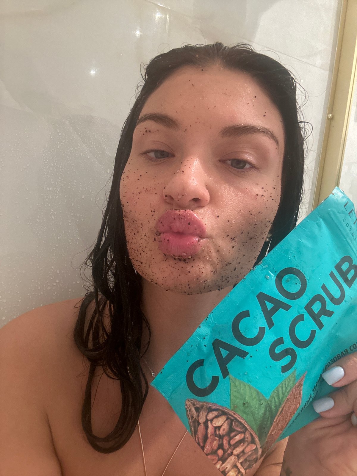 Woman takes bathroom selfie in Moscow