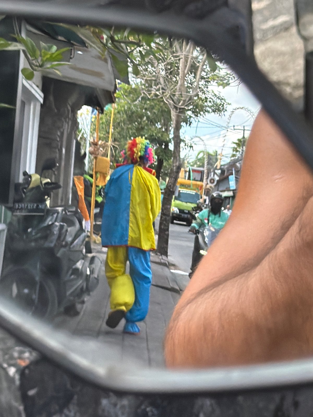 Clown in full costume spotted on a North Kuta sidewalk
