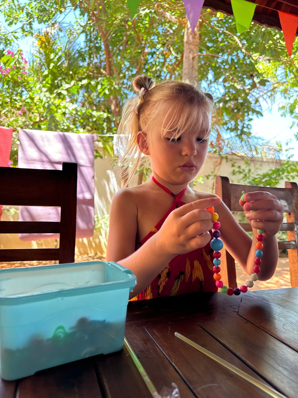 Morning family moments and pet scenes captured in Mũi Né
