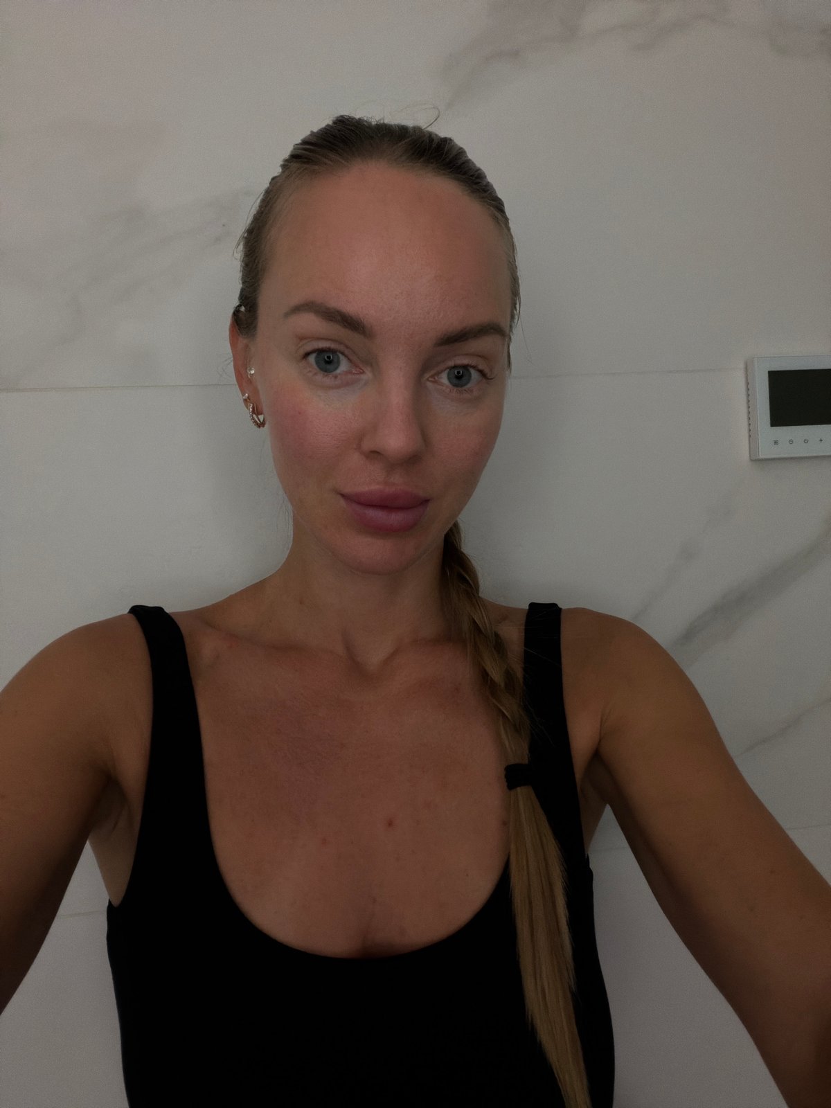 Gym and apartment life at a coastal Finestrat complex