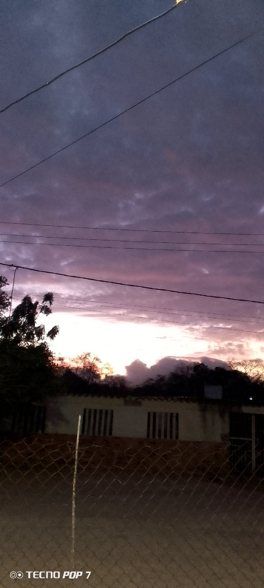 Dramatic twilight sky observed across Altagracia, Venezuela
