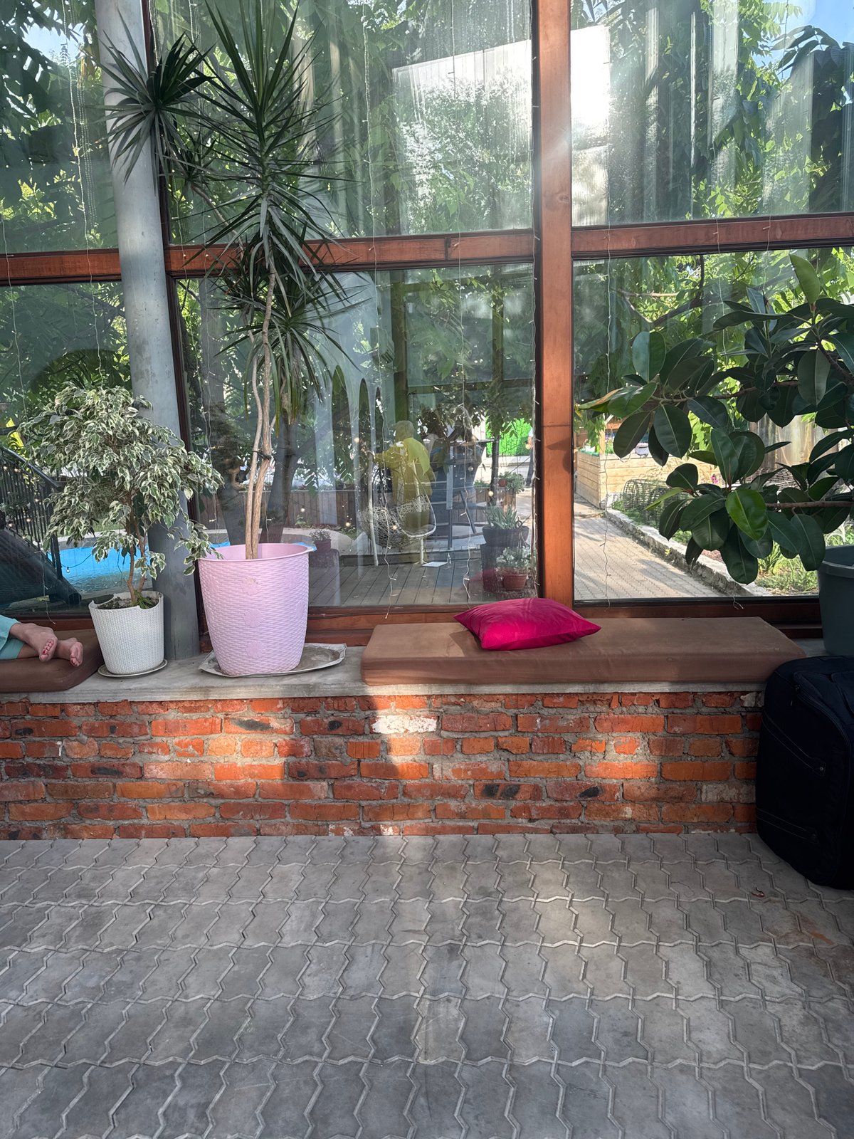 Wedding day in Komsomolsk-on-Amur, venue, guests, and florals