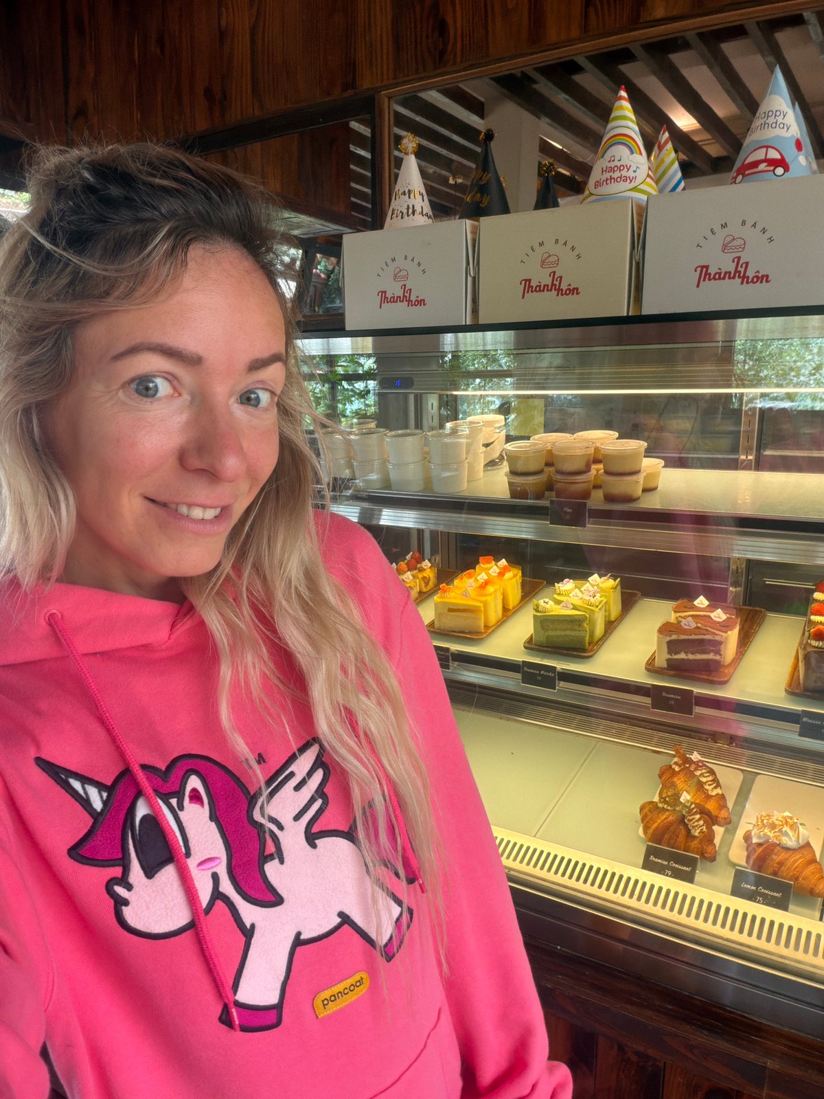 Bakery run and selfies across a hilly Da Lat morning