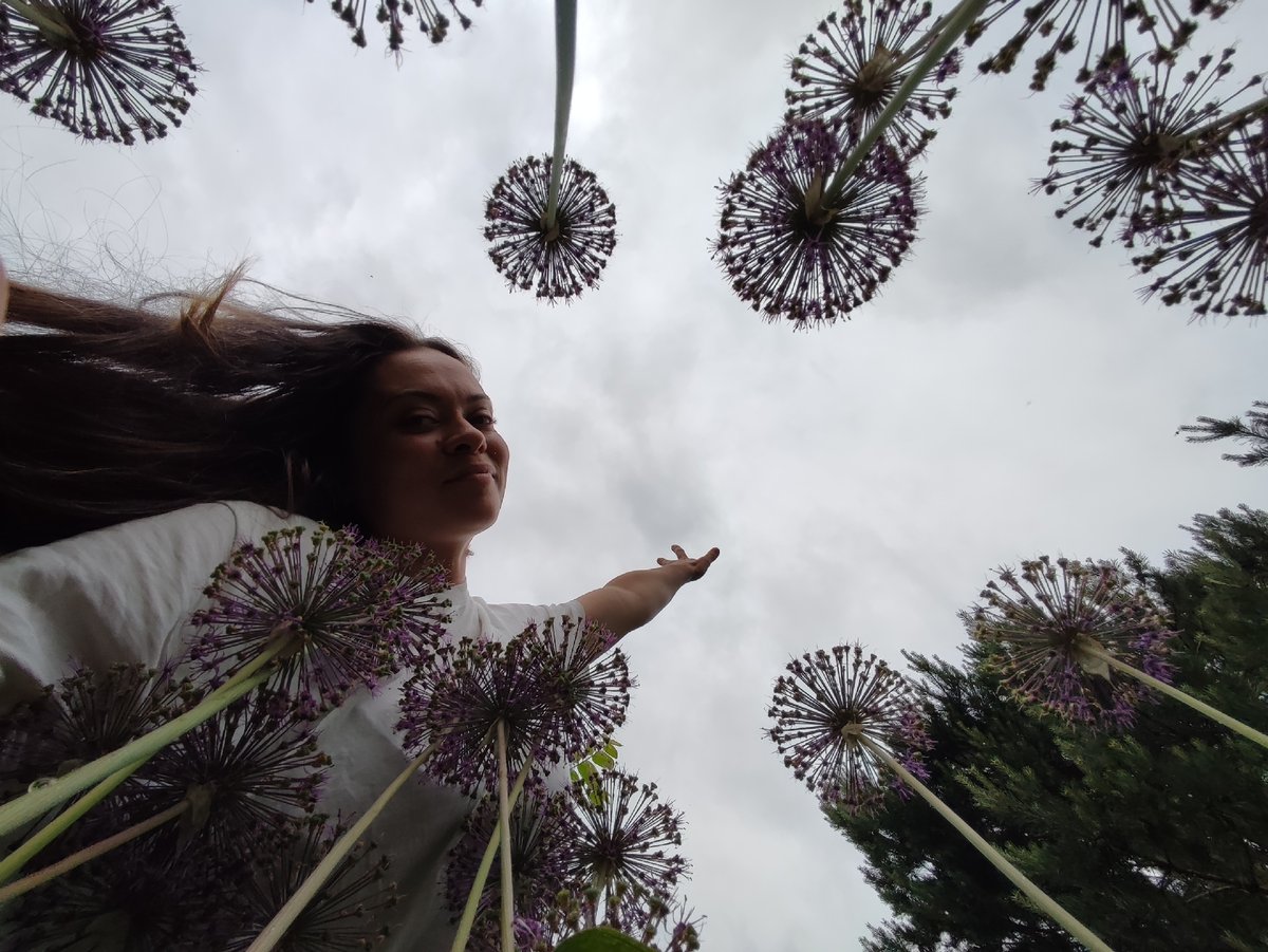 Garden Portrait Session Documented in Фоки, Russia