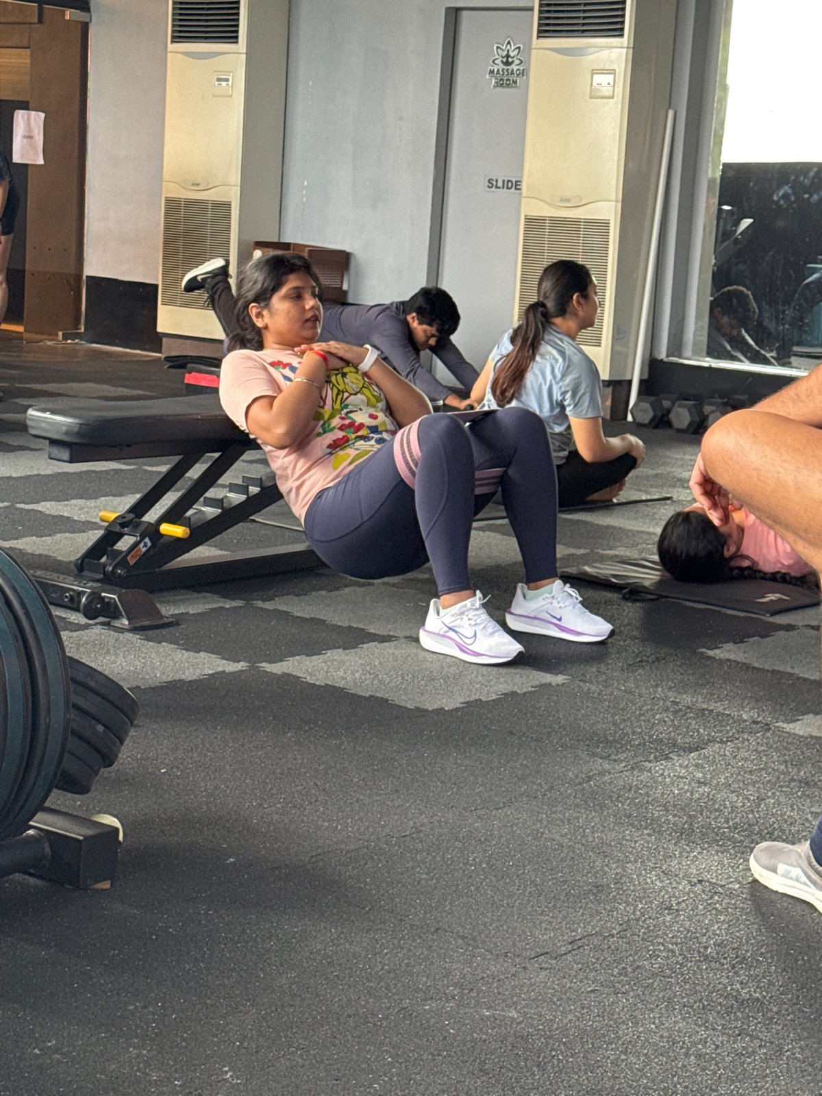 Early morning gym session documented in Kolkata fitness center