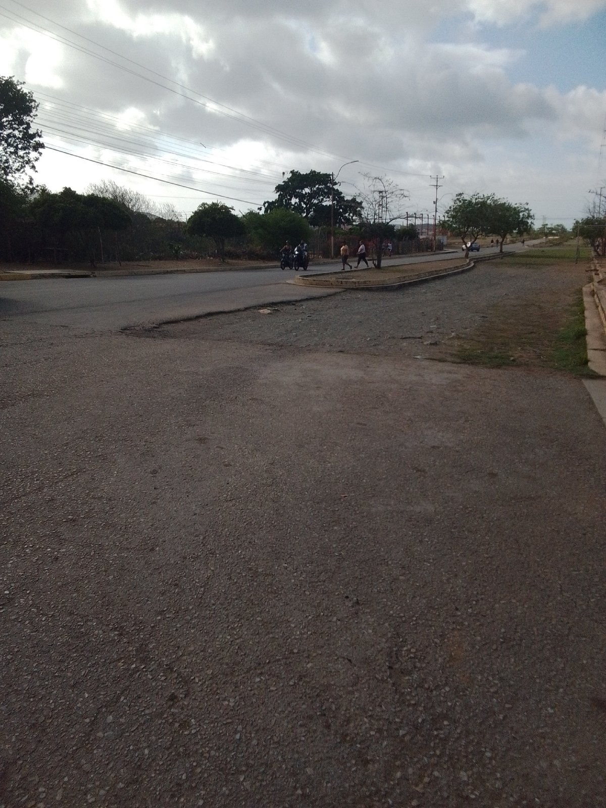 Street-level tour through Altagracia and La Tagua, Venezuela