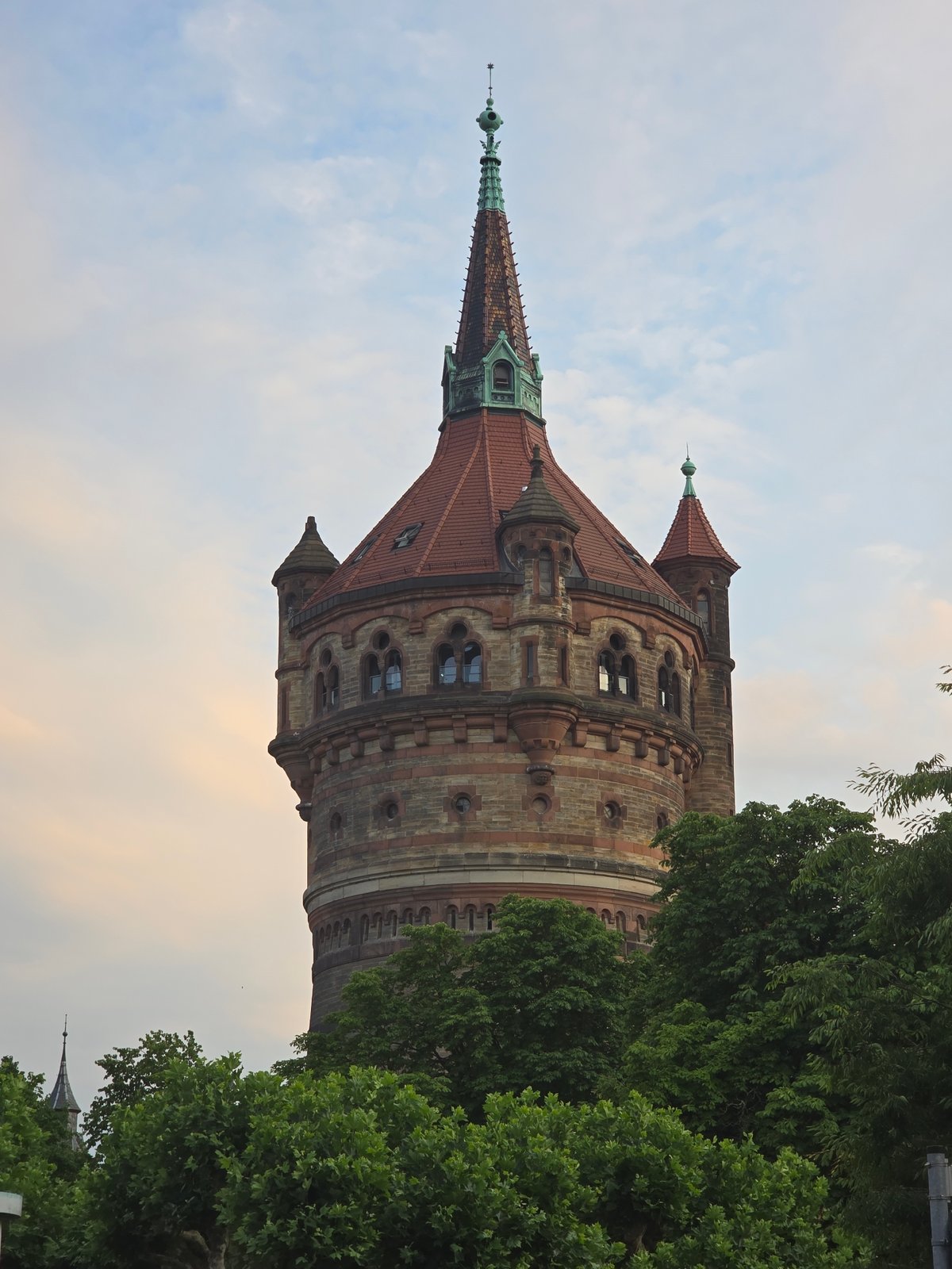 Evening stroll through Worms, mixing historic towers and street scenes