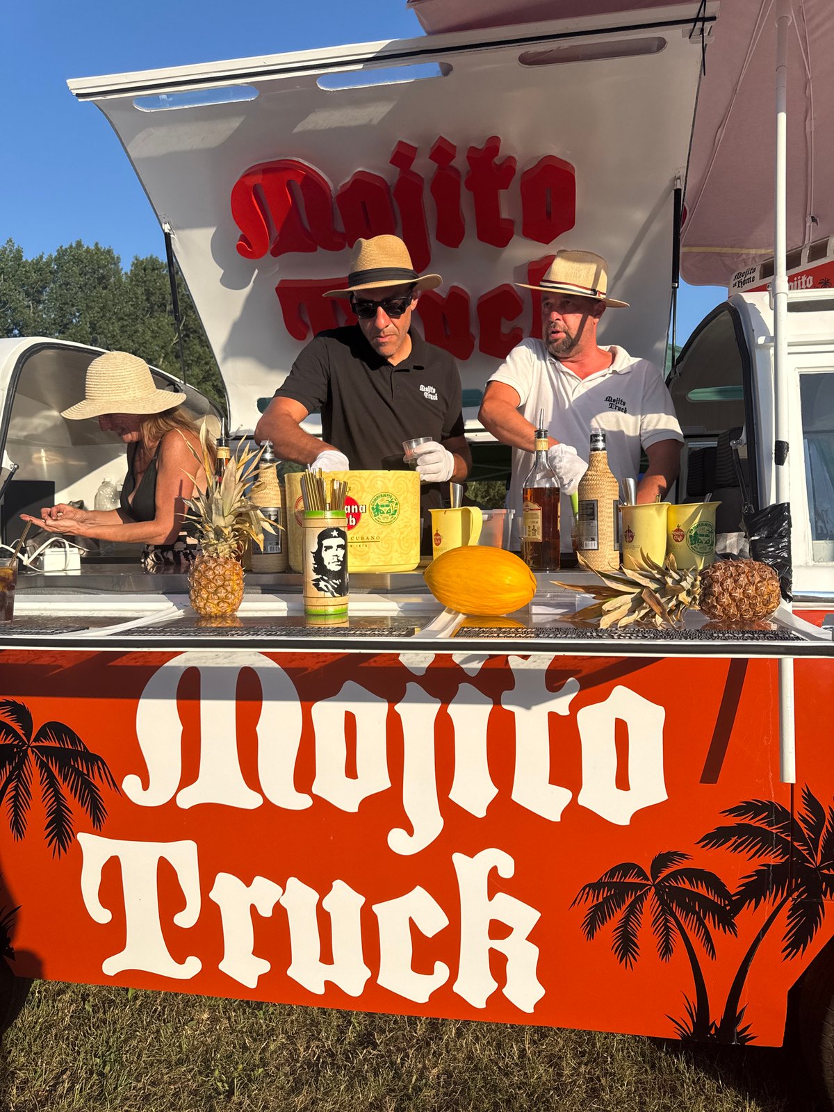 Sunny outdoor fair in Wattrelos with a Mojito Truck in action