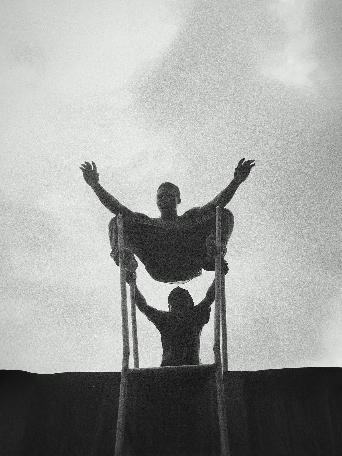 Rooftop acrobatics and street scenes in Narayi, Nigeria