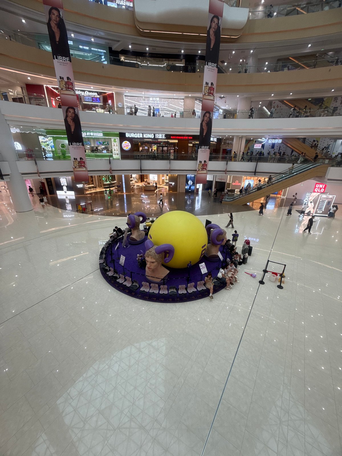 Exploring Qinhuangdao's malls and misty downtown streets