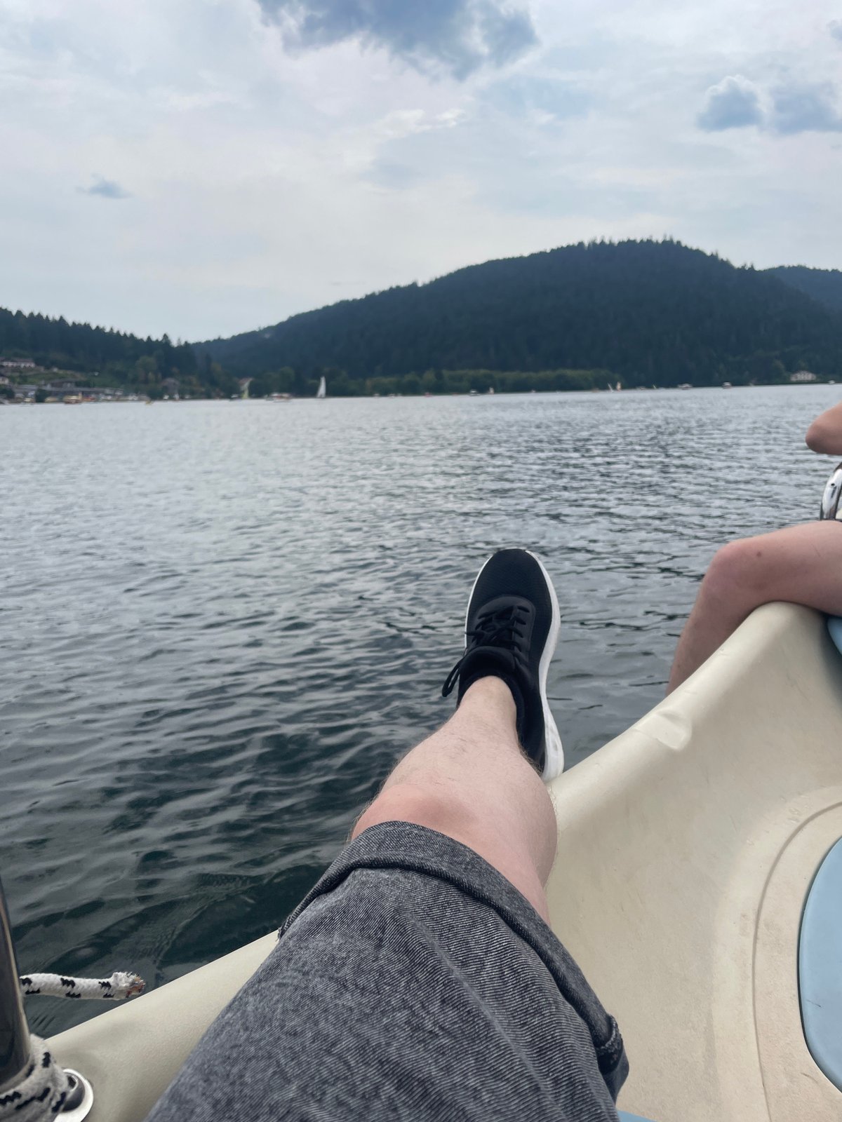 Lazy afternoon on Lac de Gérardmer, pedal boats and sailboats