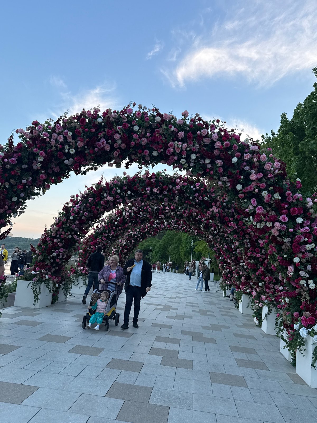 Spring afternoon scenes across Moscow parks and landmarks captured