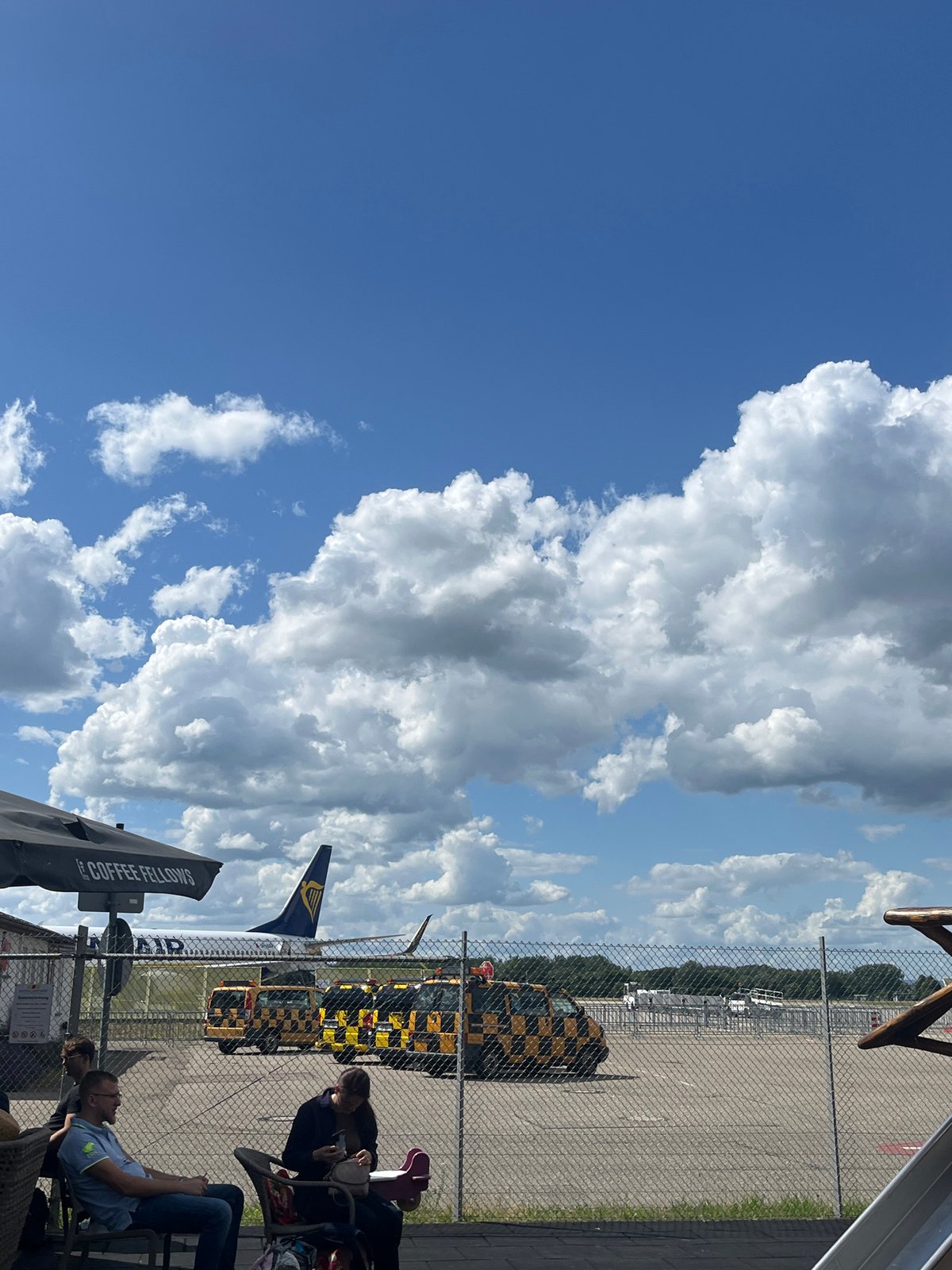 Afternoon leisure captured at Söllingen Airport under sunny skies