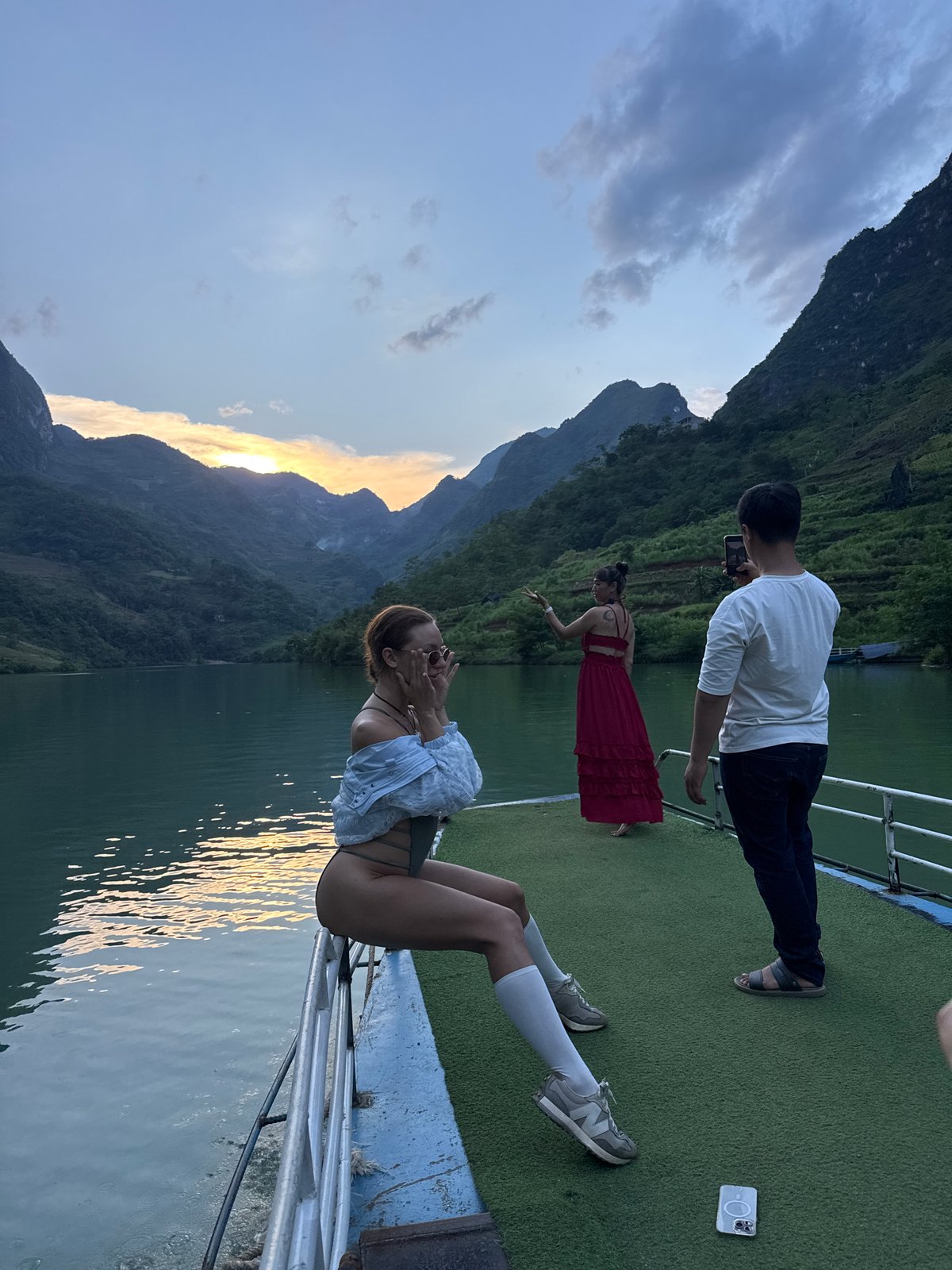 Tourists enjoy boat trip on Nho Quế River, Vietnam