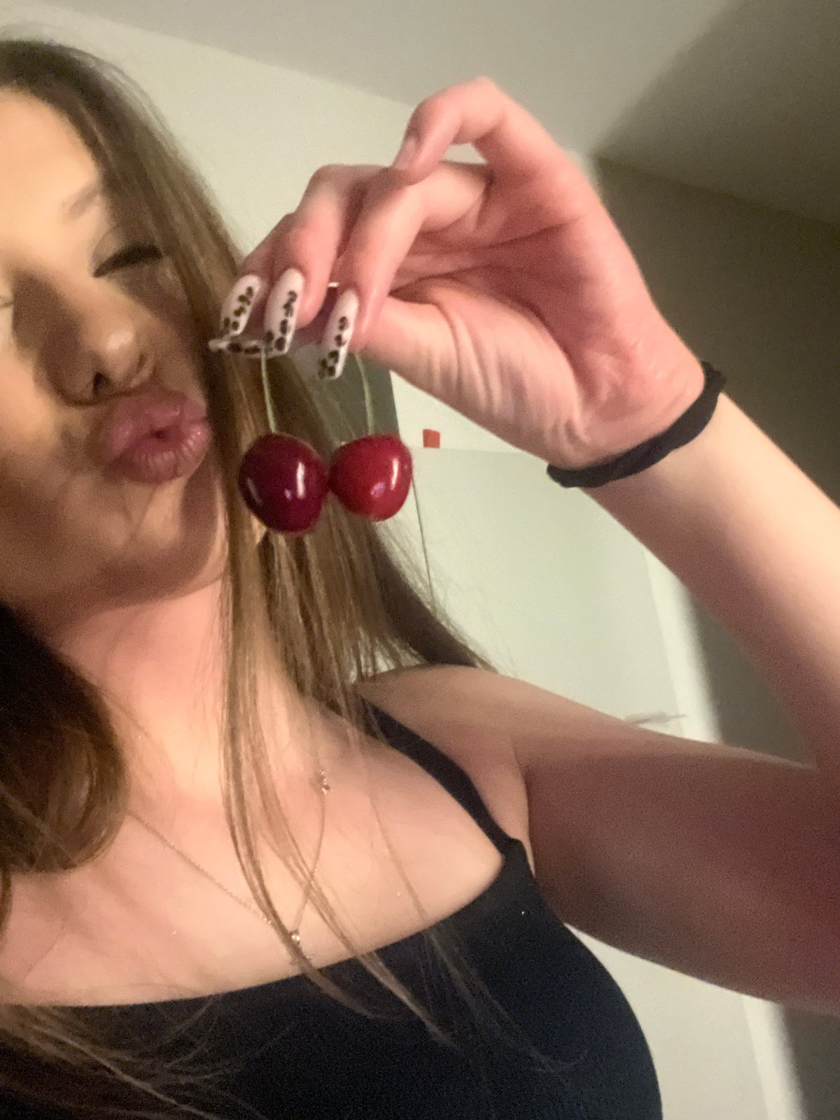Selfie session: fitting rooms, mirrors, and playful poses