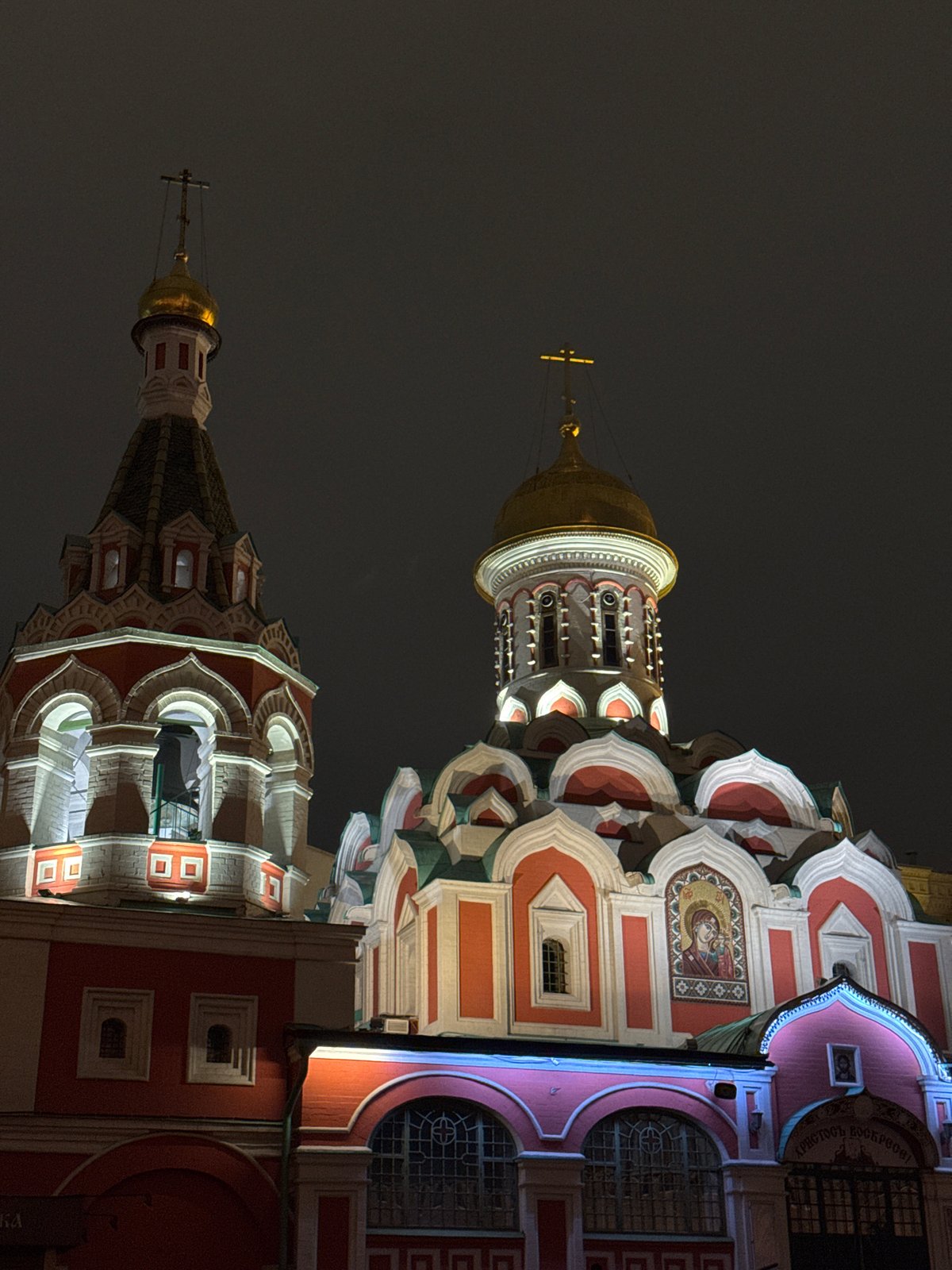 Nighttime scenes documented across Moscow's Red Square district