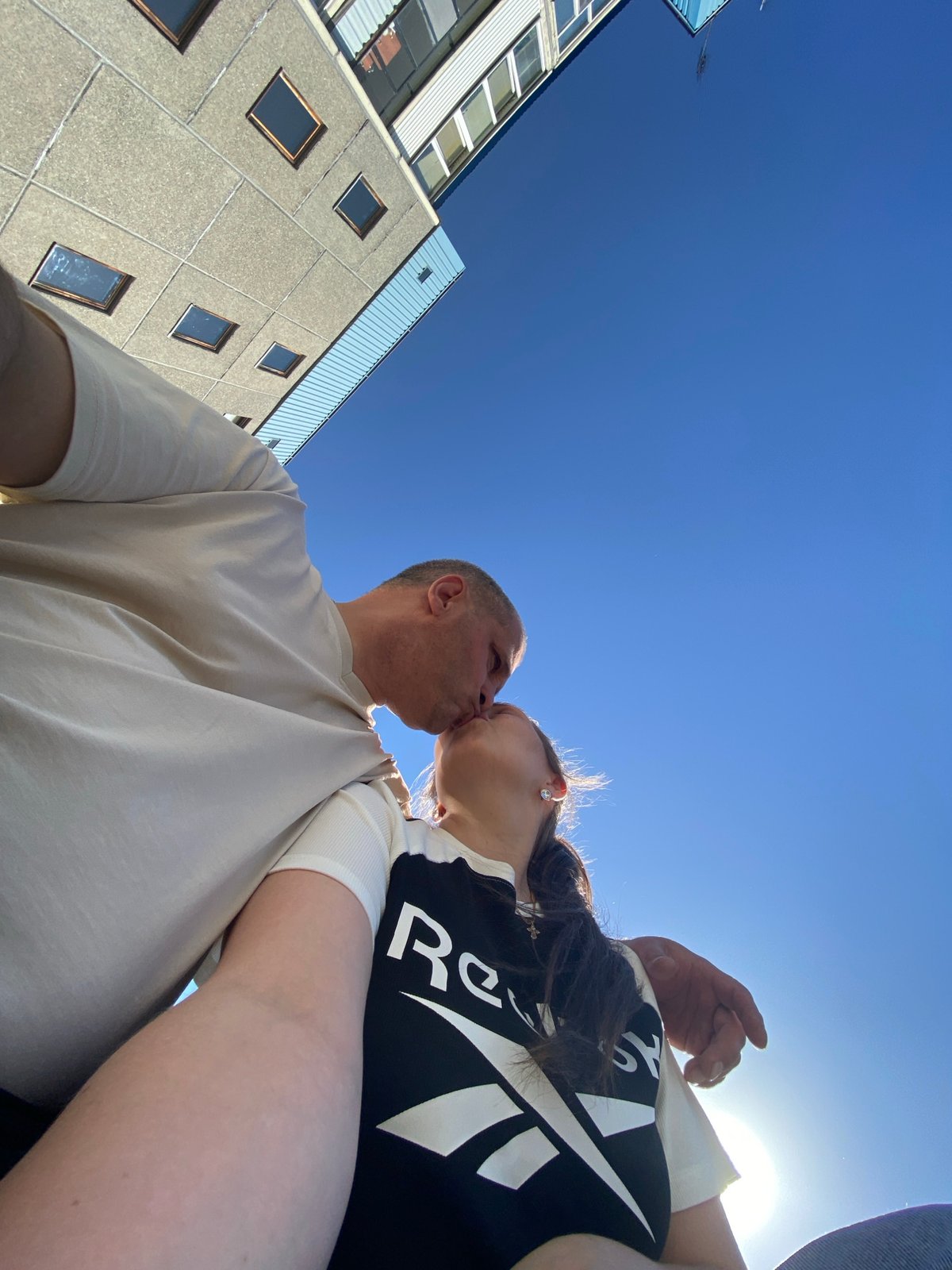Ordinary afternoon moments documented in Russian residential neighborhood