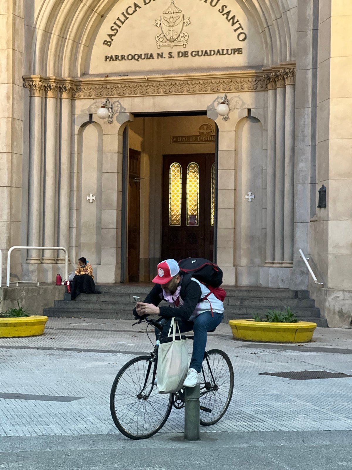 Evening documentation of Buenos Aires basilicas and street life