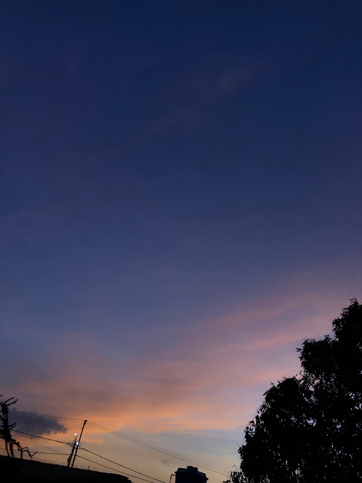 Evening twilight documented in Altagracia, Venezuela neighborhood