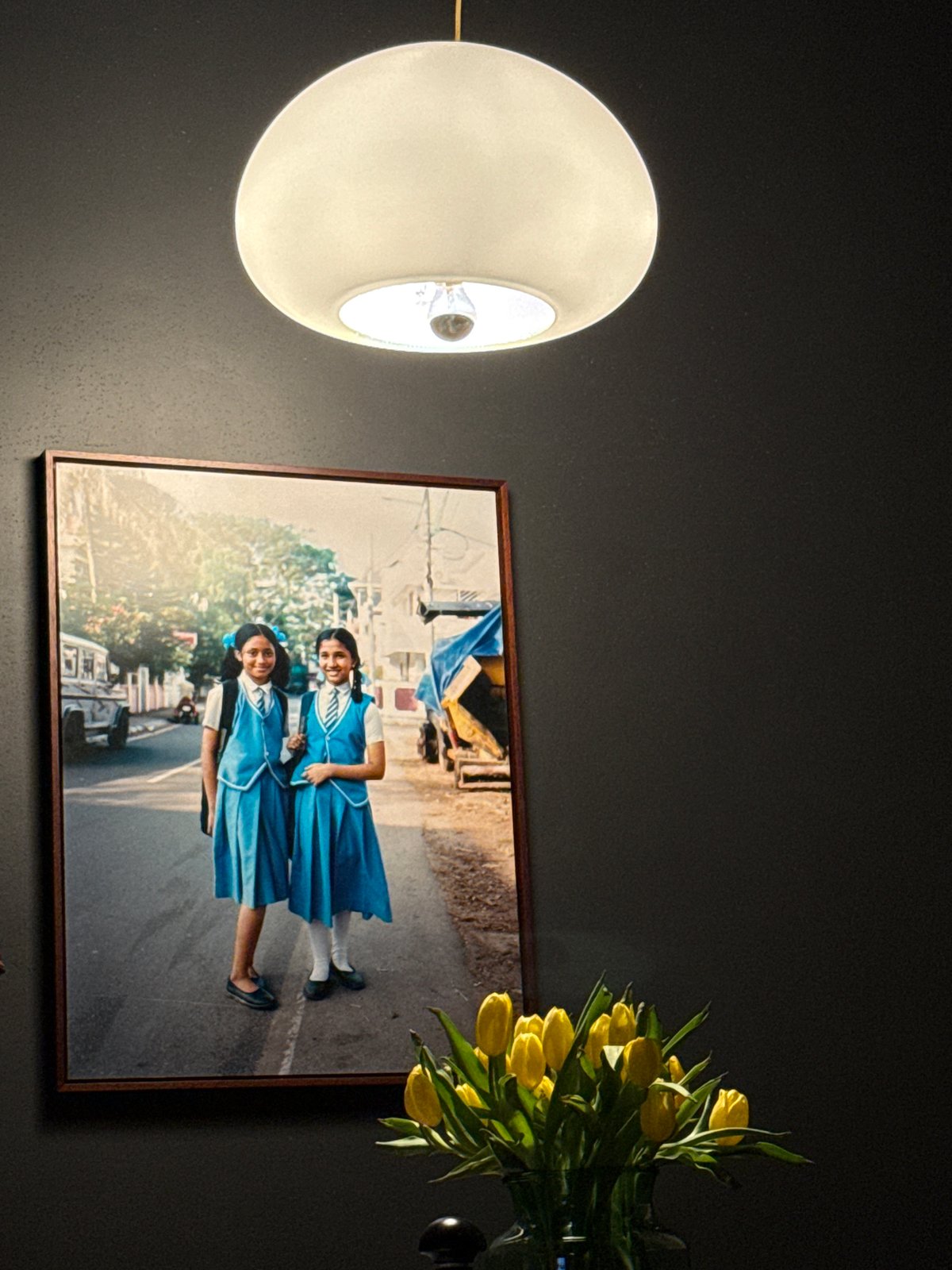 London evening captures indoor family scene, waterfront moment