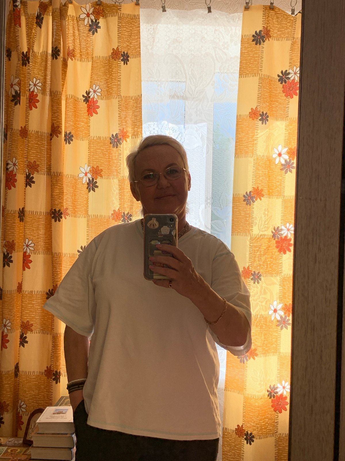 Casual afternoon selfie session documented in Chaikovsky homes