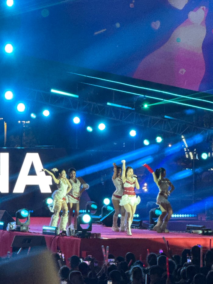 Outdoor concert featuring DIVINA performers draws crowds in Nha Trang