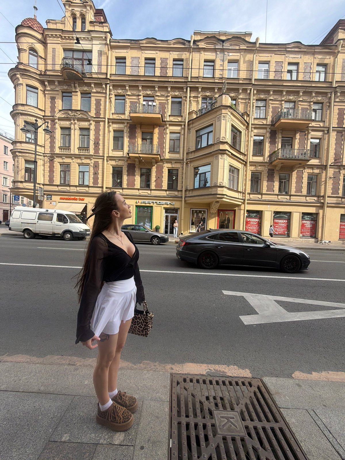 Downtown Saint Petersburg walking tour captured in 11 memories