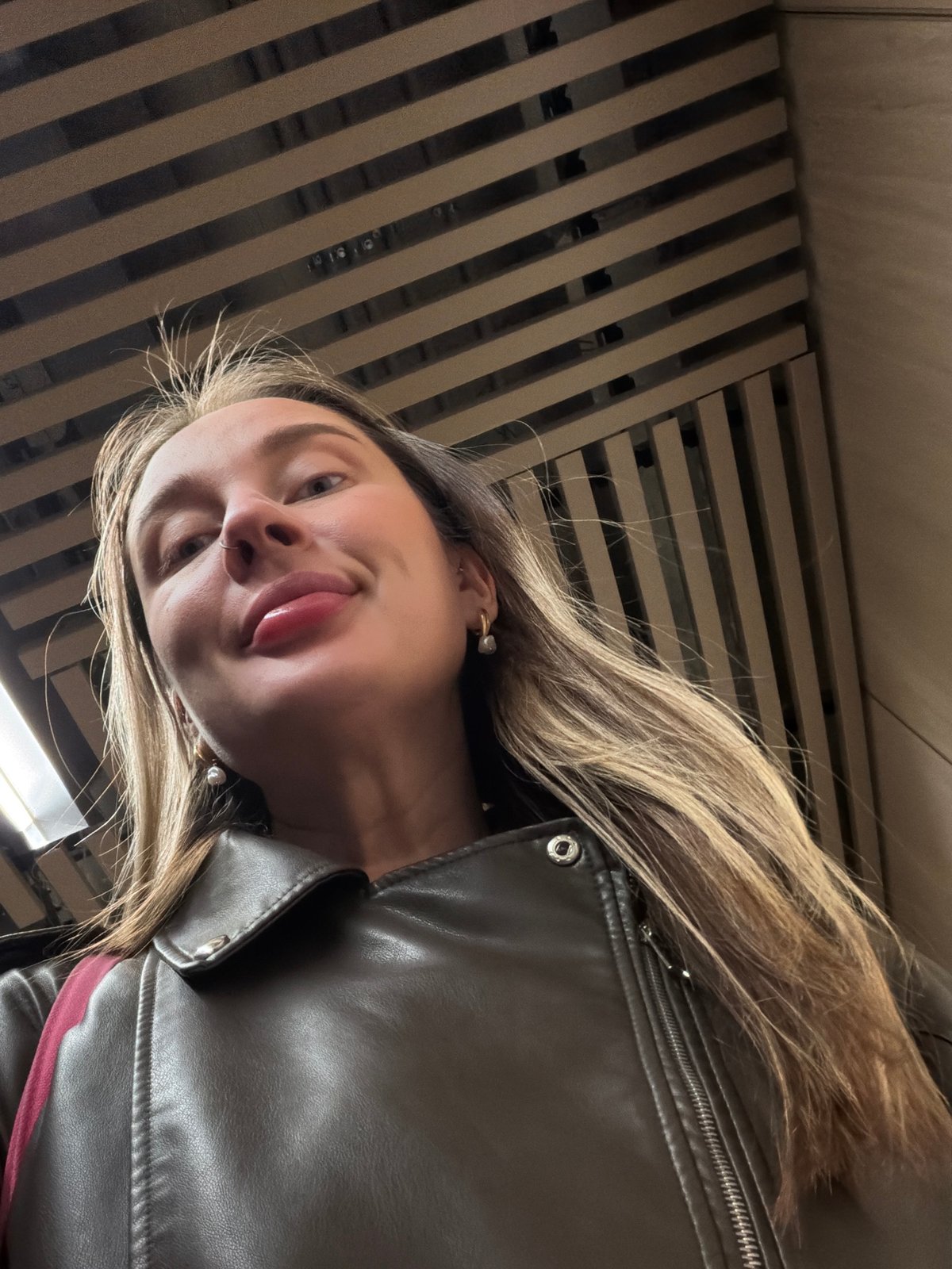 Woman photographed multiple times around Moscow in four minutes