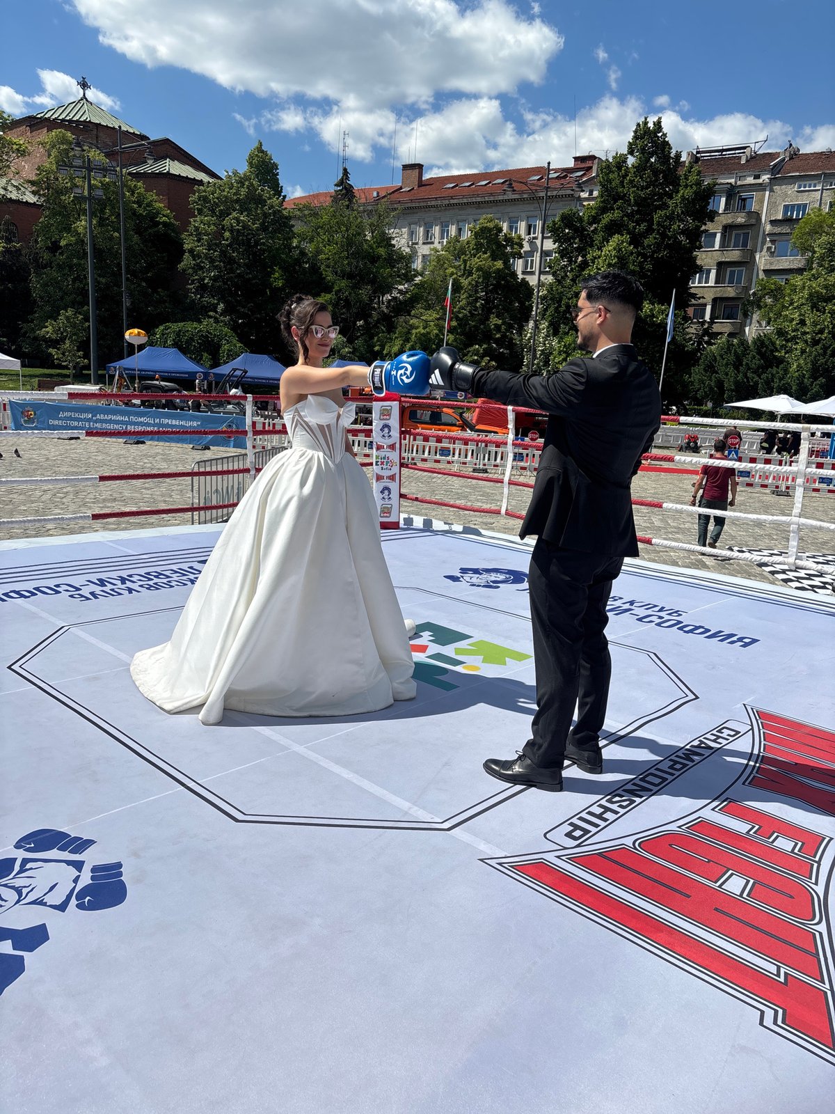 Boxing ring wedding ceremony held in Sofia streets