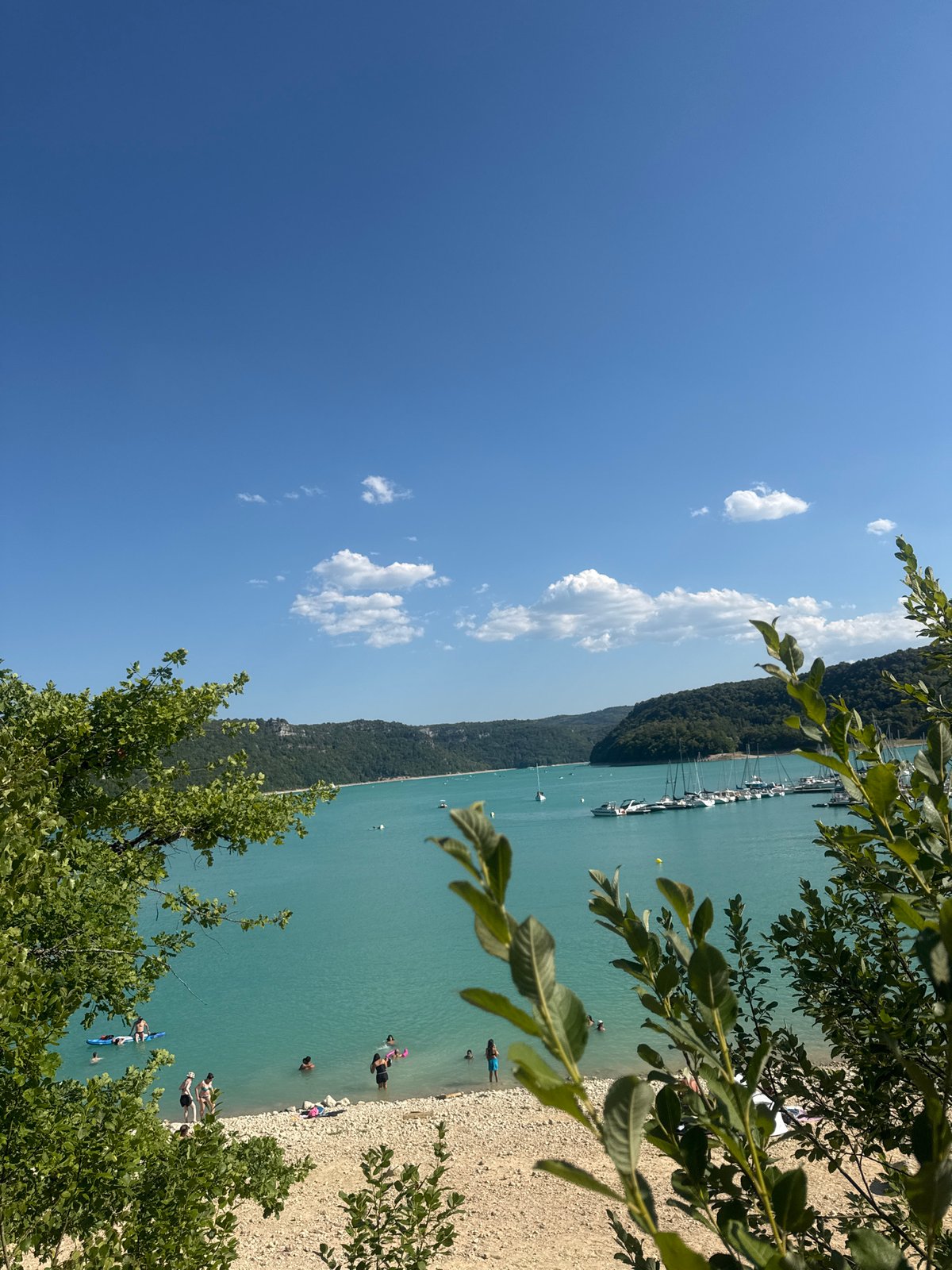 Sunny day at Lac de Vouglans marina and beach