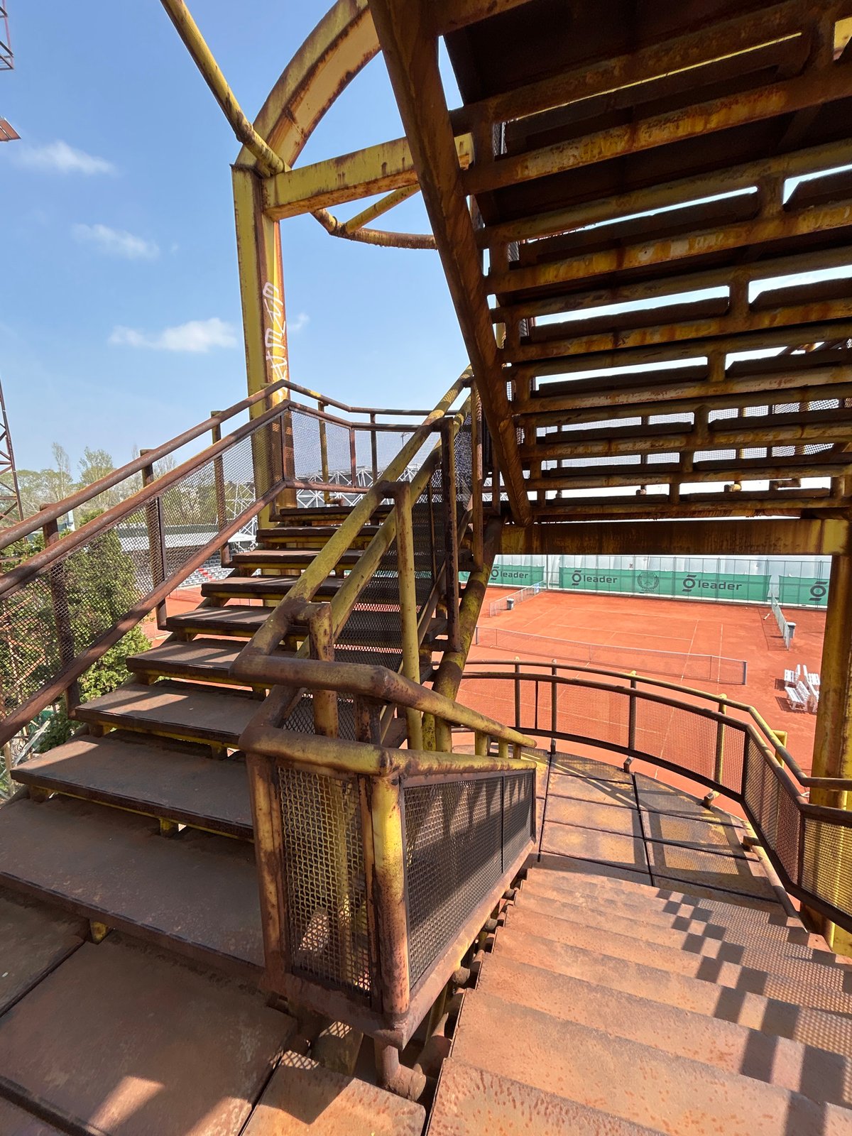 Witness documents tennis courts and industrial sites in Plovdiv