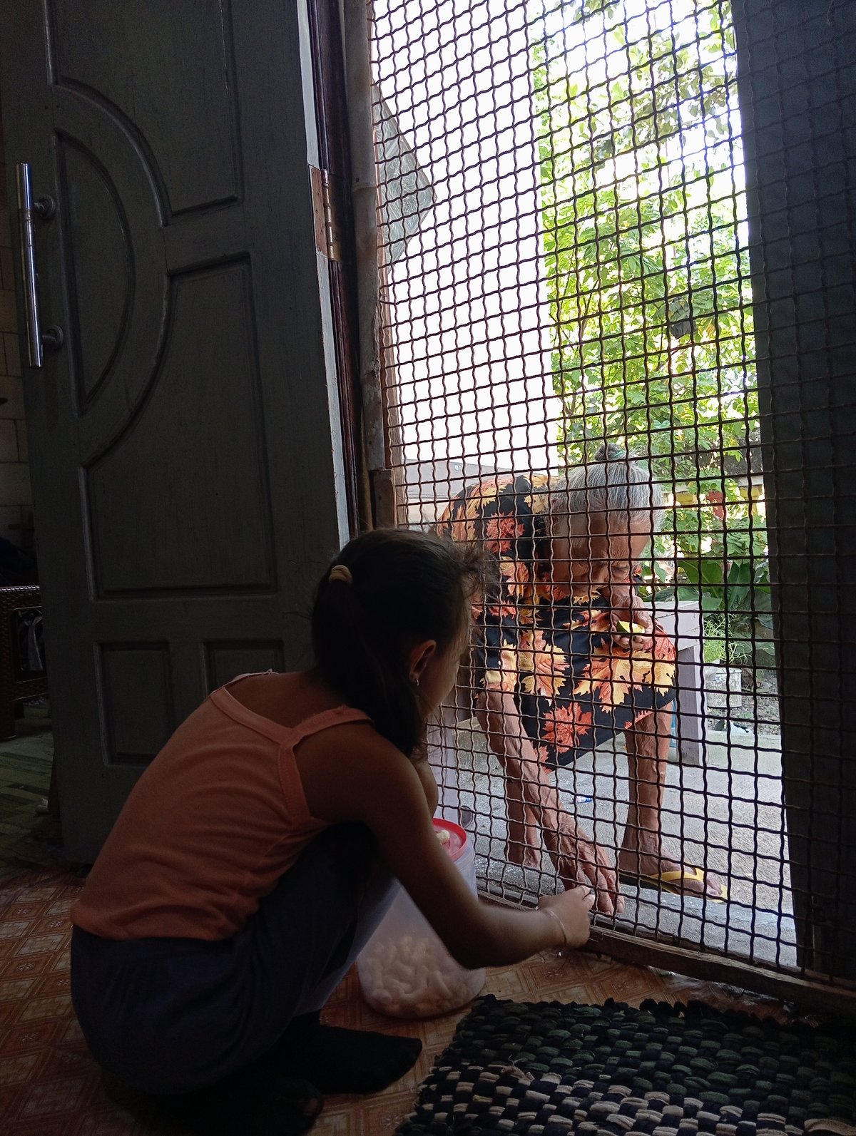 Family mealtime moments captured in Baron, Indonesia home