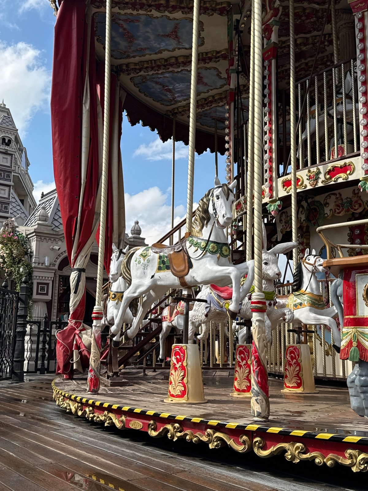 Afternoon at Moscow's ornate carousel, Red Square area