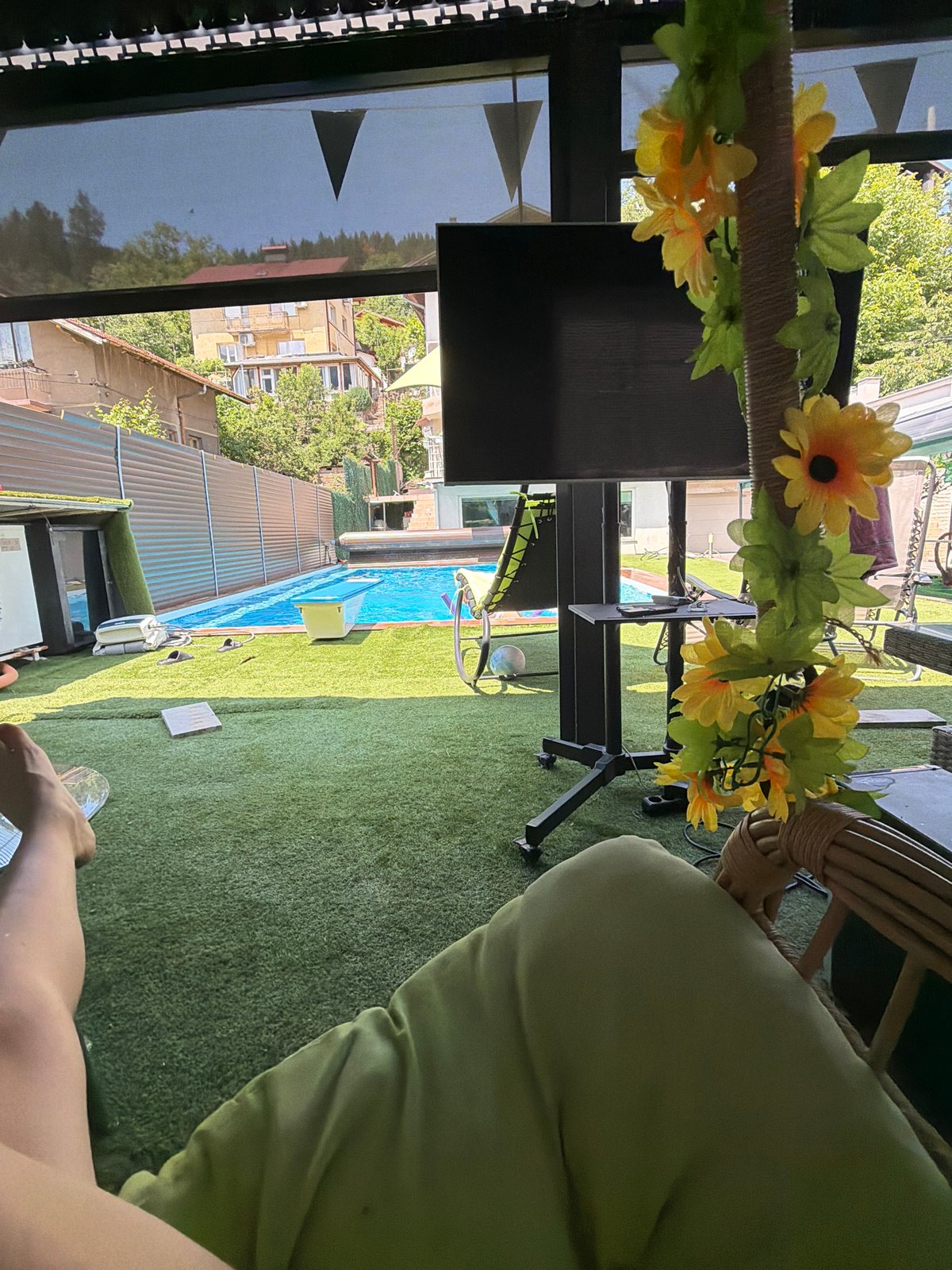 Summer leisure day documented at Sofia residence and sculpture garden