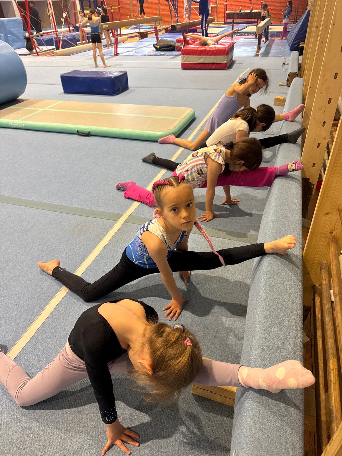 Sofia afternoon: gymnastics practice and outdoor cafe dining documented