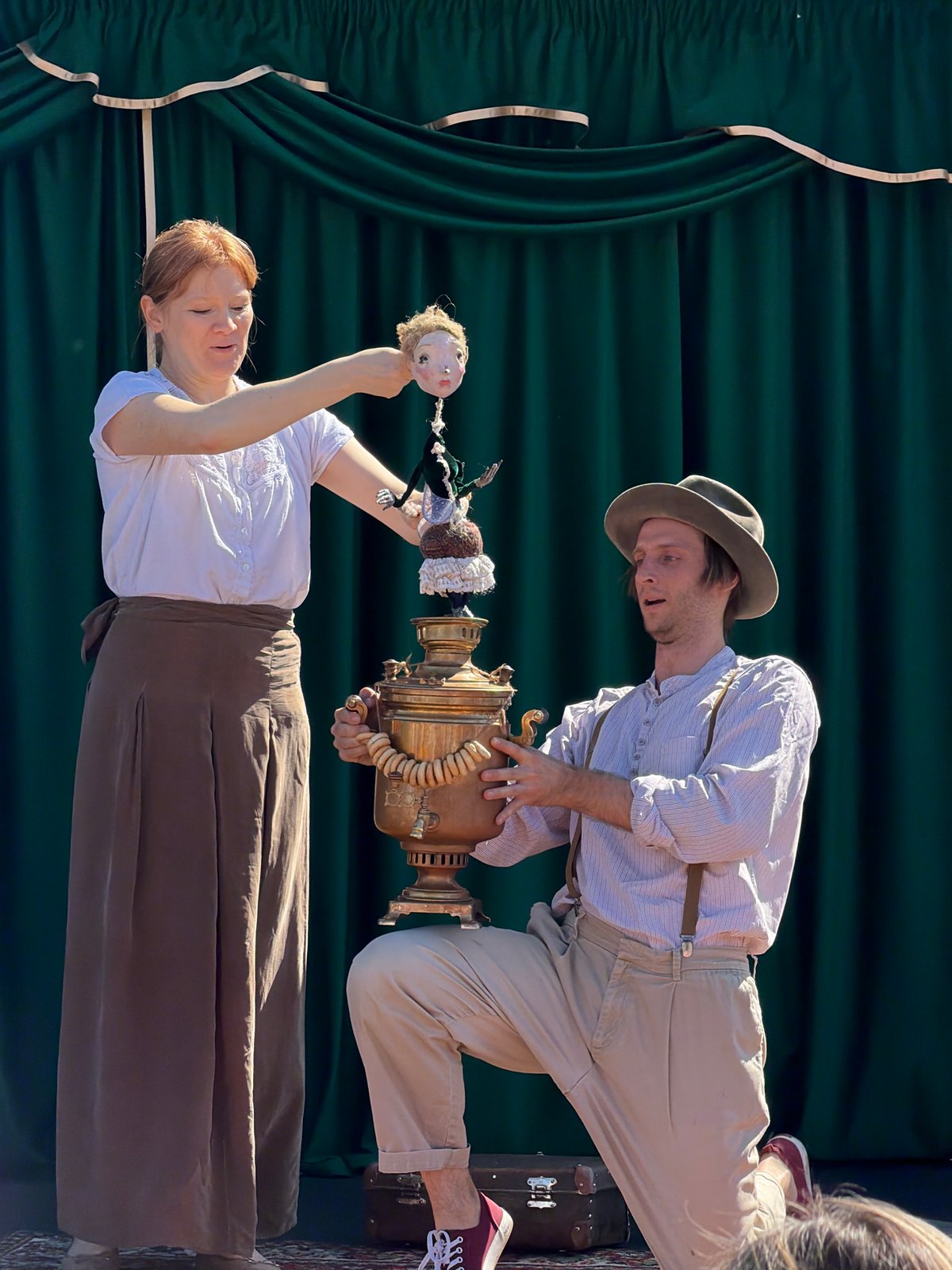 Outdoor puppet show draws dozens to Khimki park