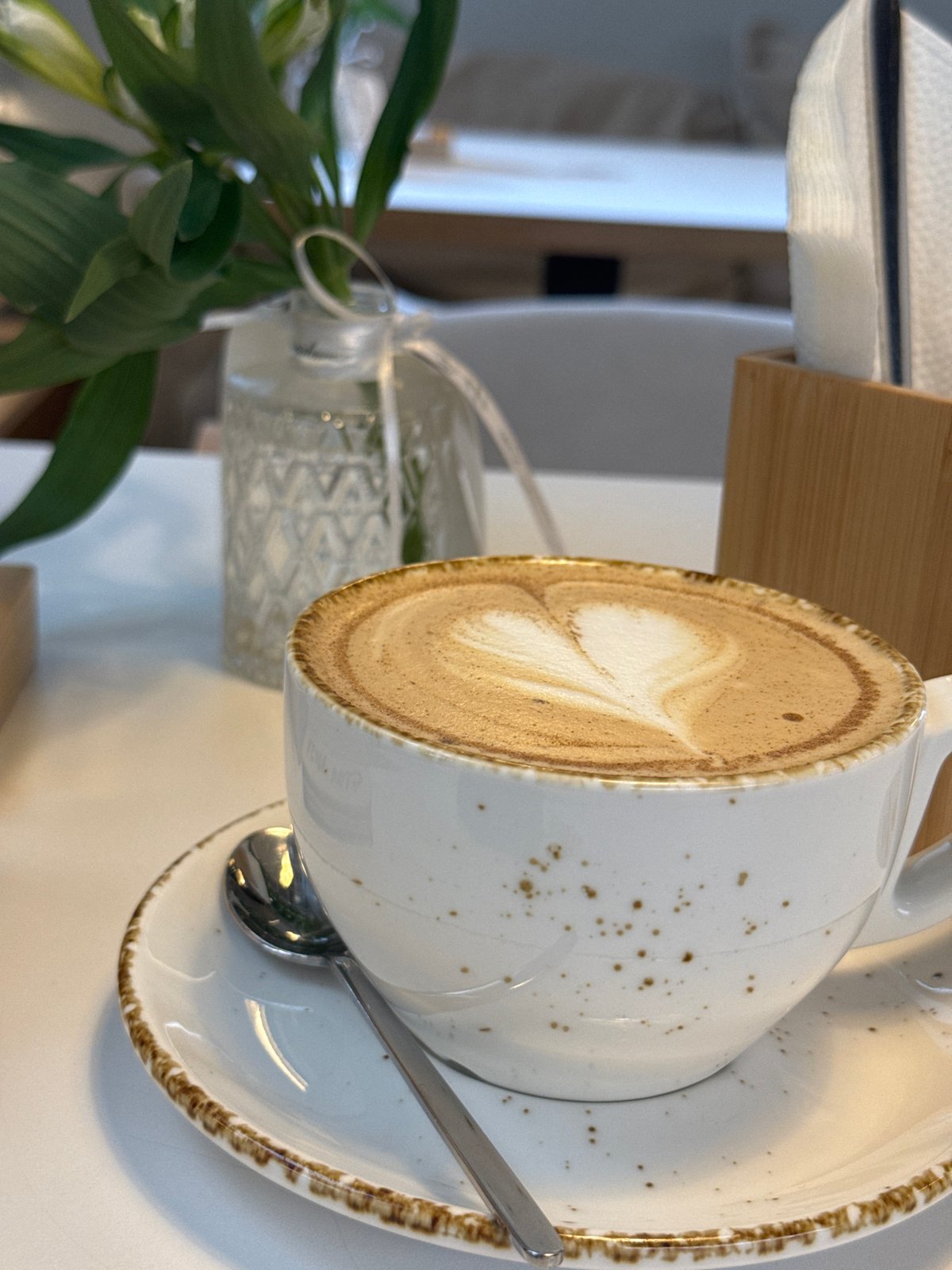Coffee and table details at a Naberezhnye Chelny café