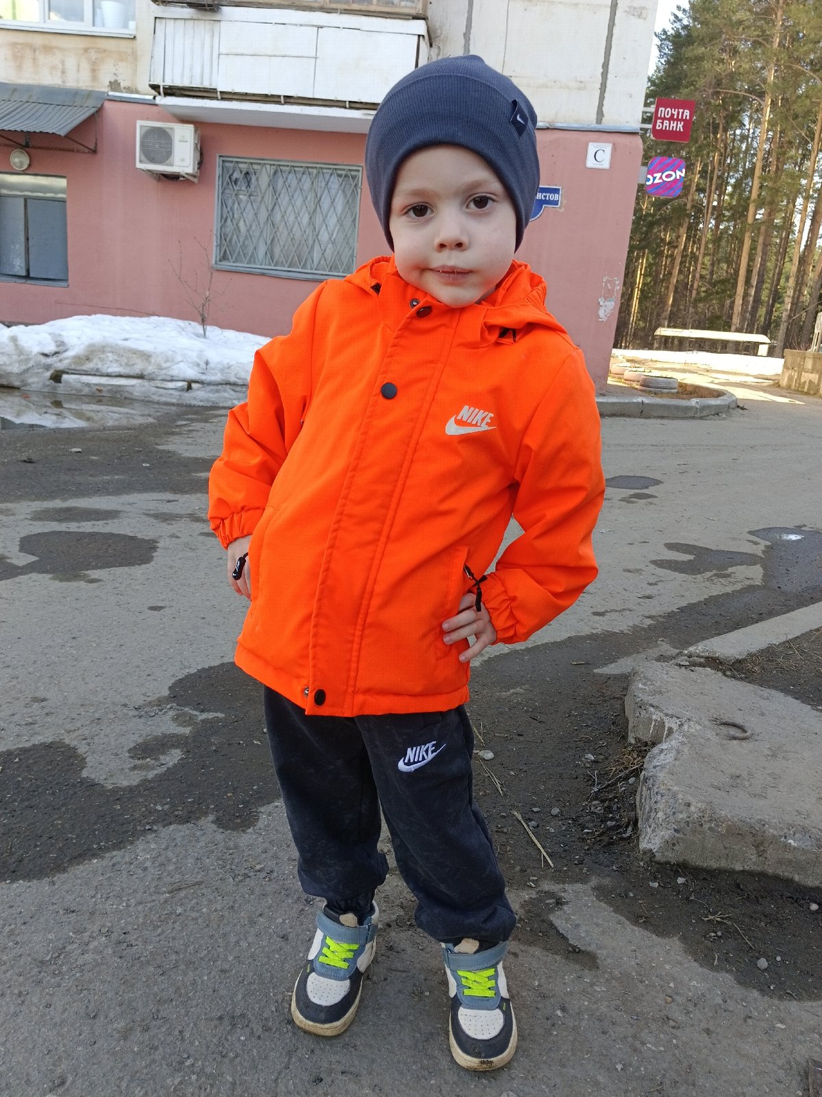 Morning daily life moments documented in Chaikovsky, Russia
