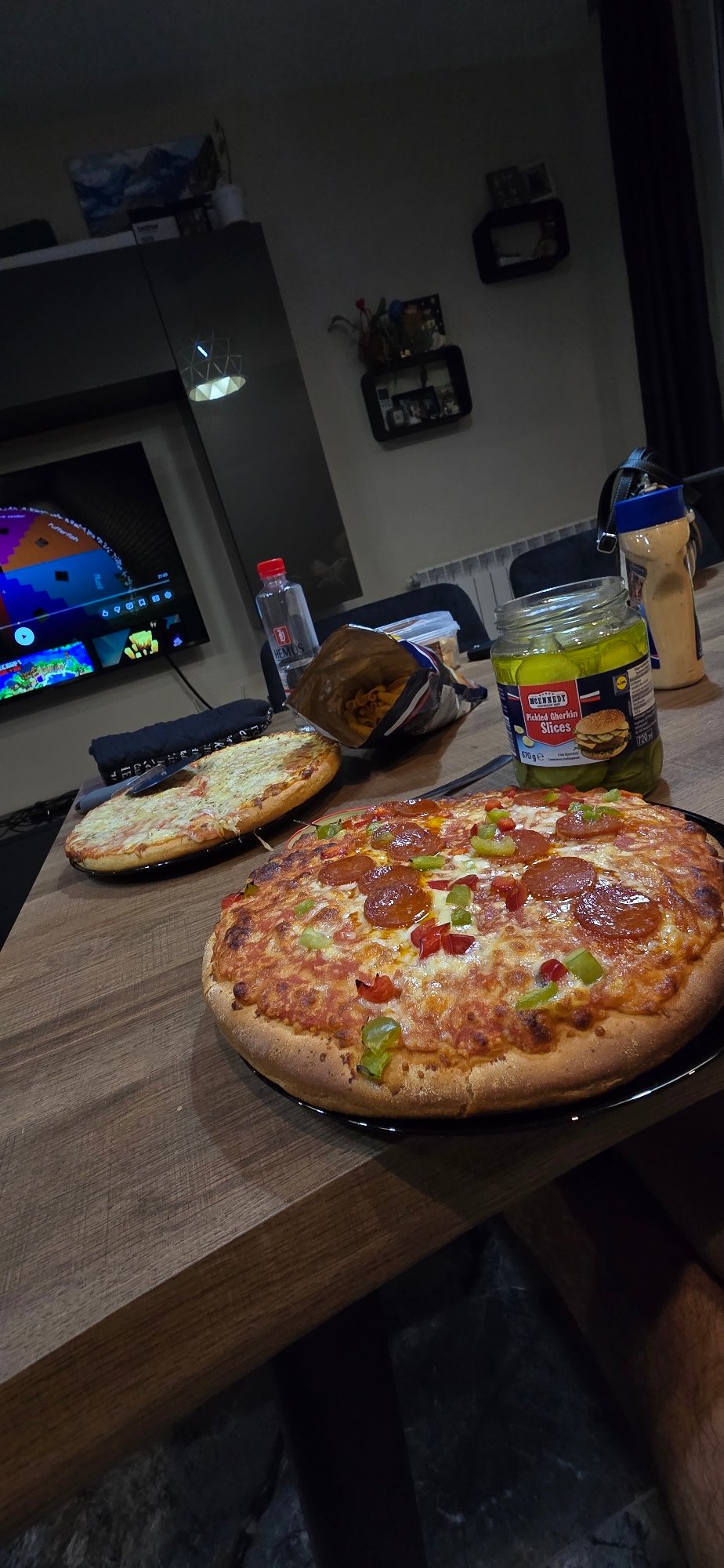 Pizza night and cat play in a Vratsa home