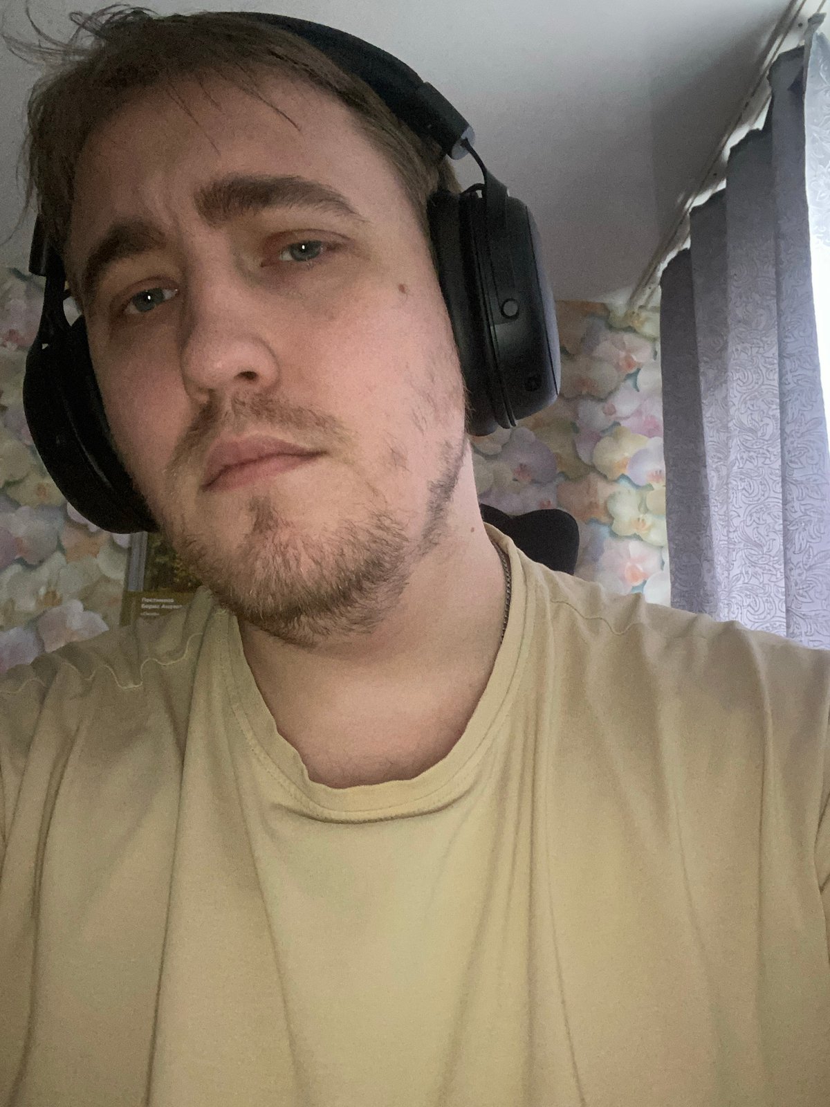 Izhevsk resident documents personal tech items and appearance