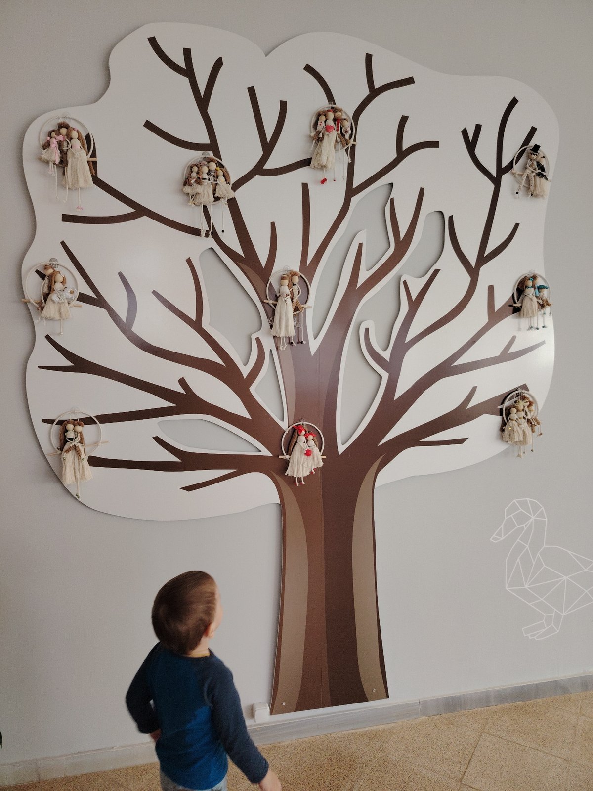 Family moments captured in decorated indoor space, Markovskii