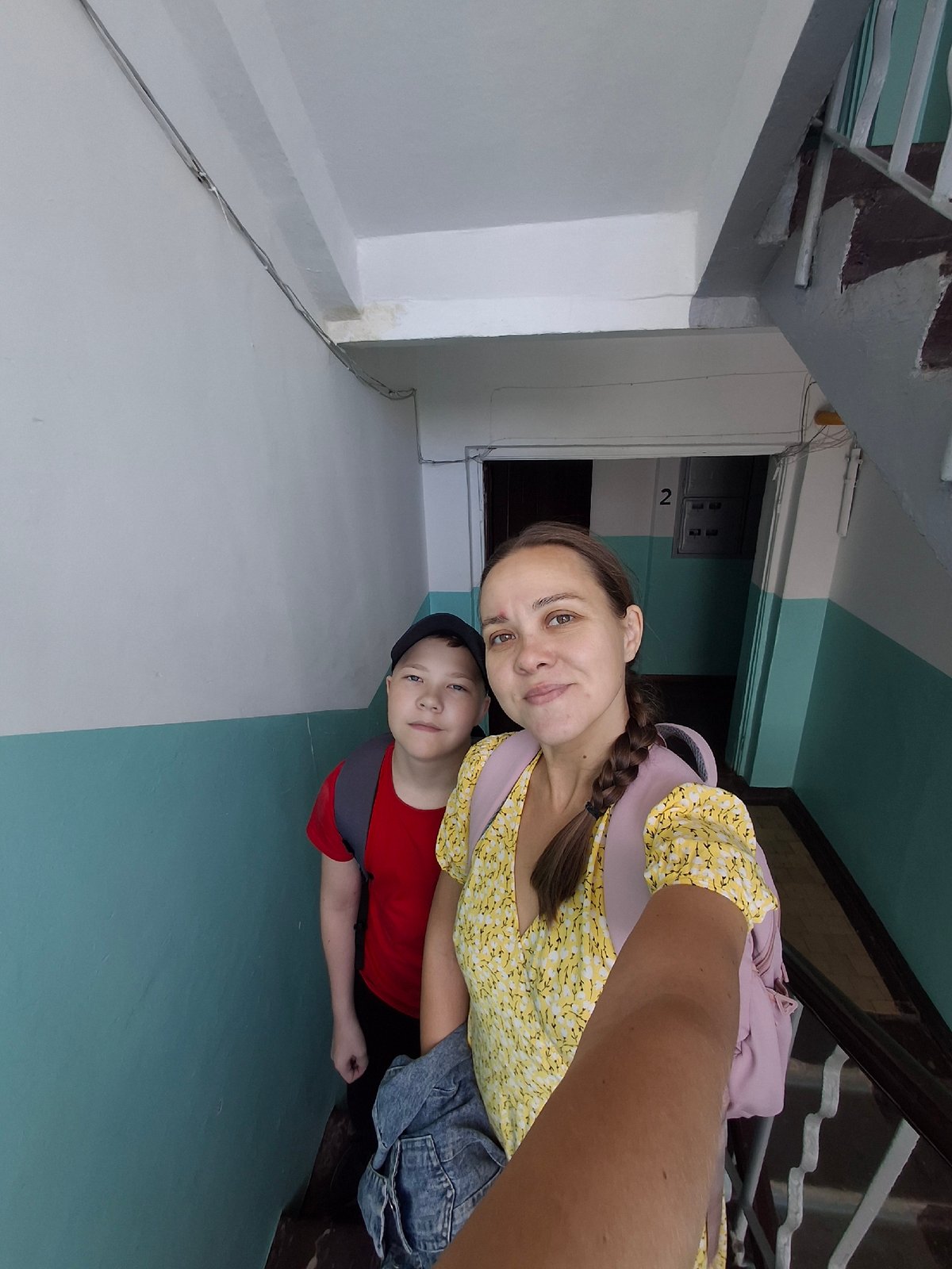 A morning out in Chaikovsky — cafés, flowers, and selfies