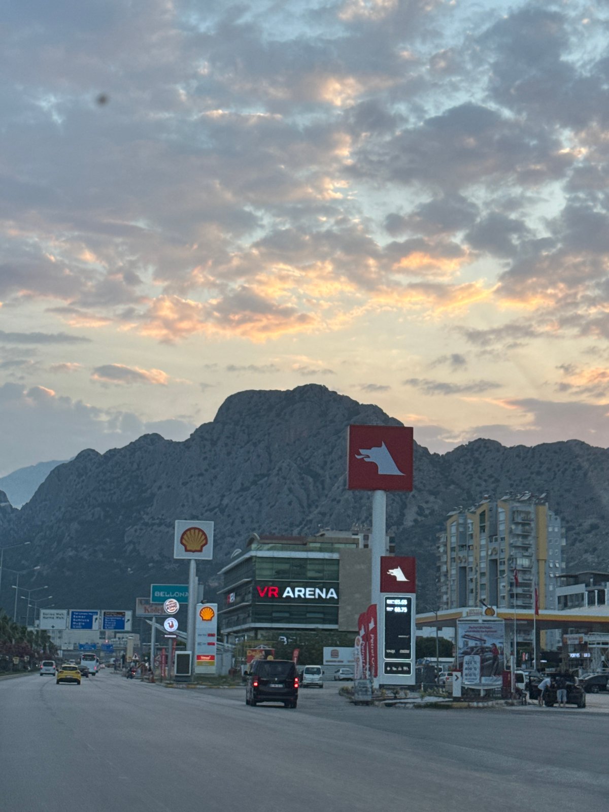 Golden hour scenes captured along mountain road in Konyaaltı