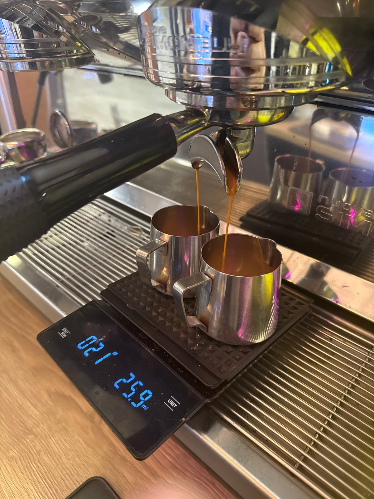 Moscow coffee preparation documented during early morning hours