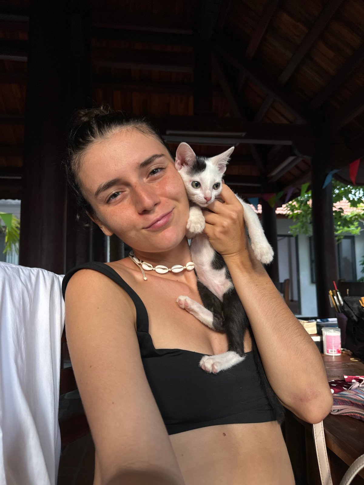 Kitten cuddles and selfies at a Mũi Né hangout