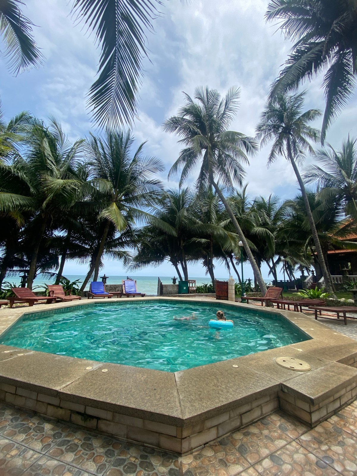 A lazy resort day on the Mũi Né coast