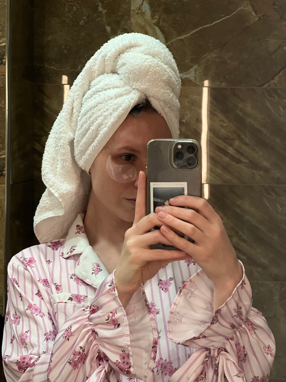 Morning selfies document skincare routine and outfit in Khimki