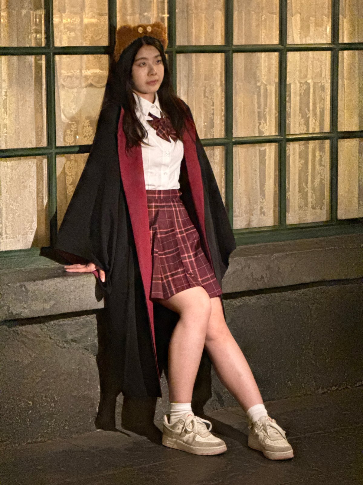 Harry Potter themed park attracts nighttime crowds in Beijing