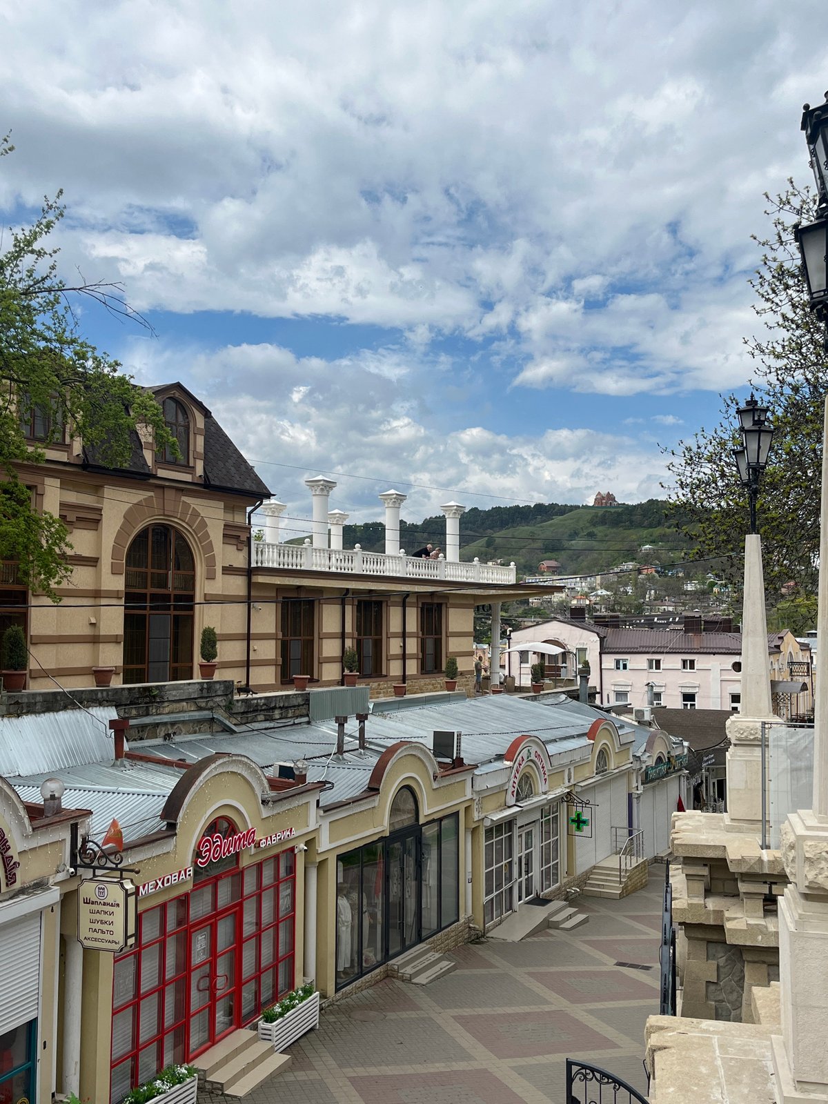 Morning tourist sites and street scenes documented in Kislovodsk